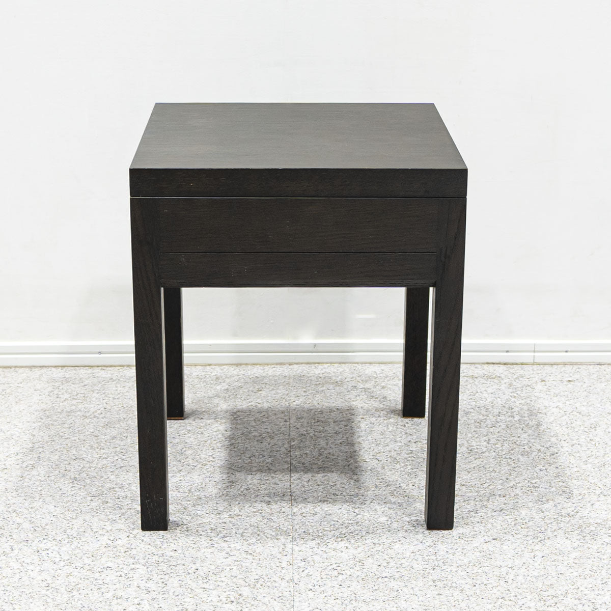 Cassina ixc. / PIVOT side table – YOKOHAMA BAYSIDE WAREHOUSE