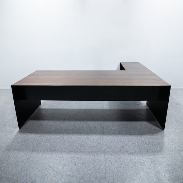 Cassina ixc. / AIR FRAME 3009 EXECUTIVE DESK