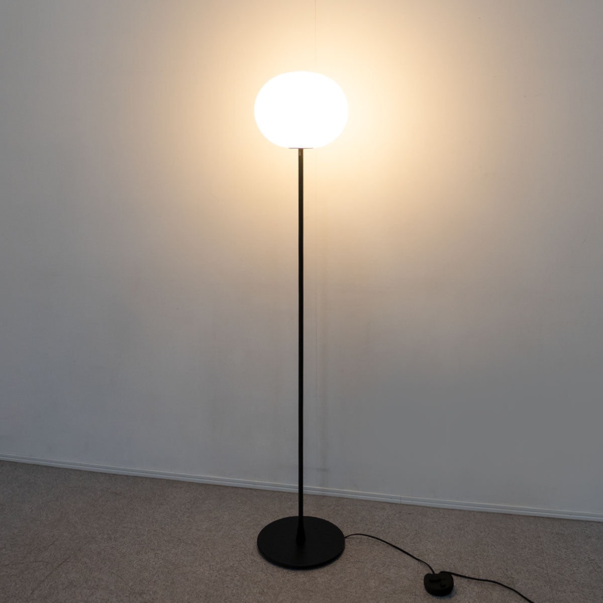 FLOS / GLO-BALL F2 Black – YOKOHAMA BAYSIDE WAREHOUSE