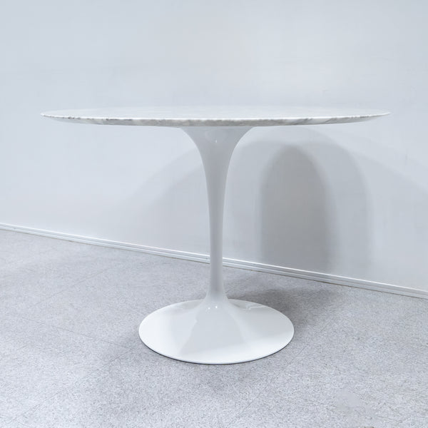 Knoll / Saarinen Collection Round Table