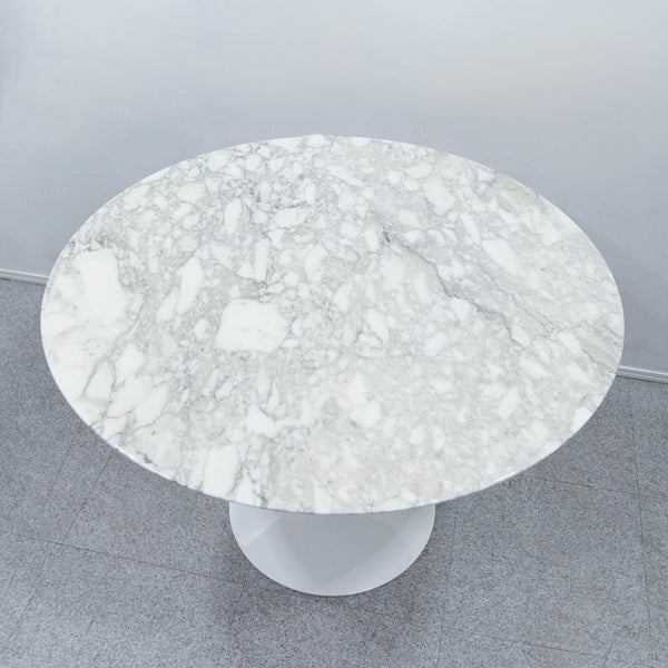 Knoll / Saarinen Collection Round Table