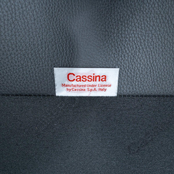 Cassina / 2 FAUTEUIL GRAND CONFORT, PETIT MODELE