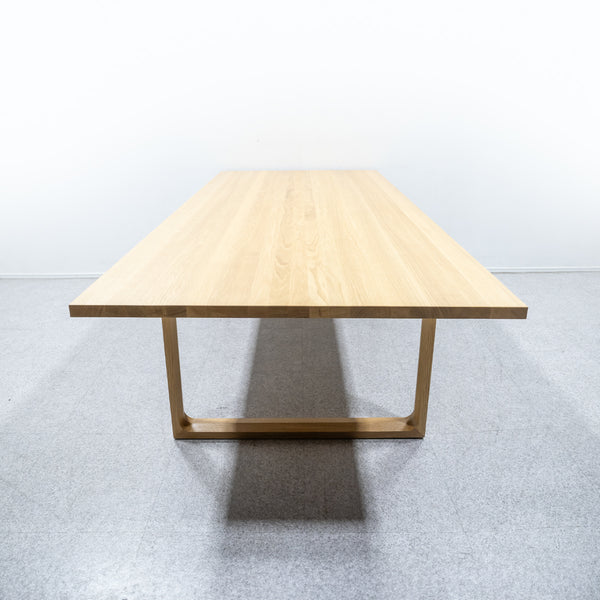 FRITZ HANSEN / ESSAY CM23