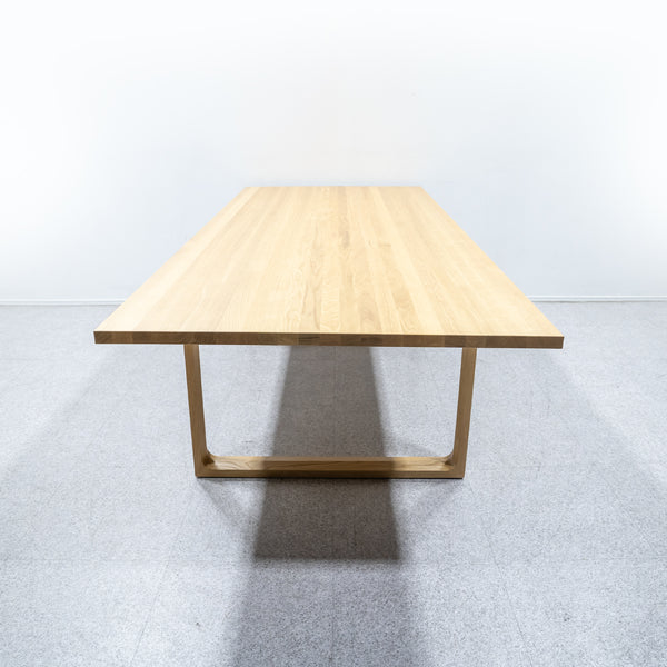 FRITZ HANSEN / ESSAY CM23