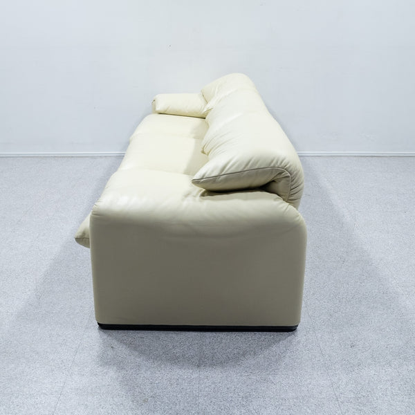 Cassina / 675 MARALUNGA 3P WHITE LEATHER