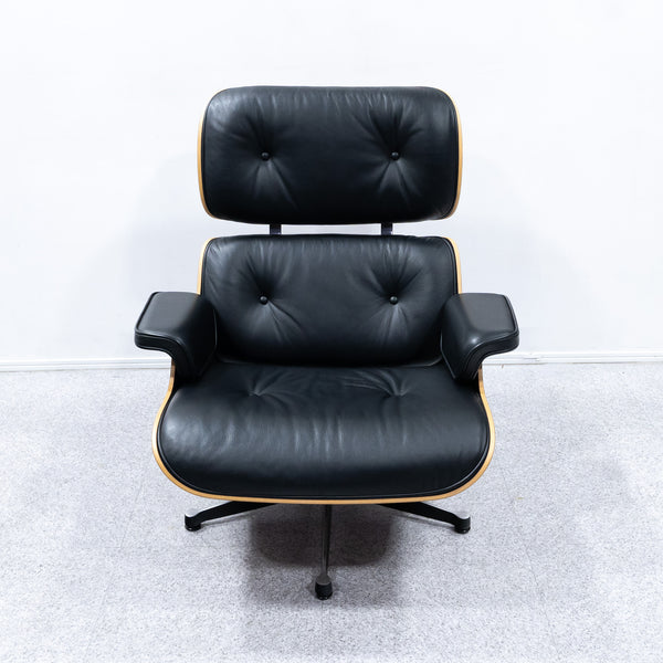 Vitra / Lounge Chair & Ottoman