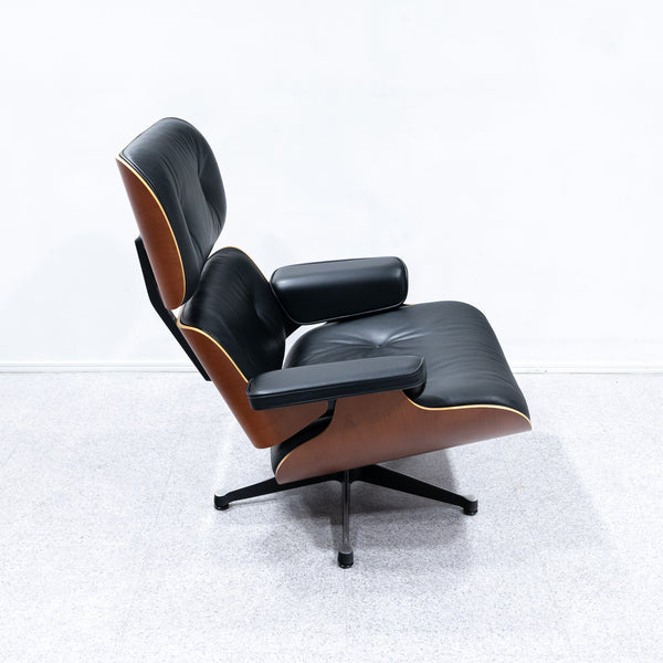 Vitra / Lounge Chair & Ottoman