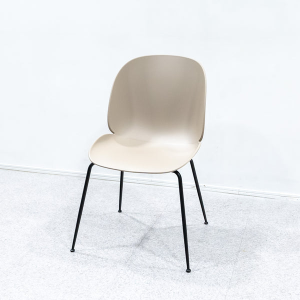 GUBI / Beetle Dining Chair Un-Upholstered