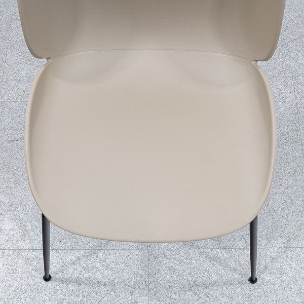 GUBI / Beetle Dining Chair Un-Upholstered