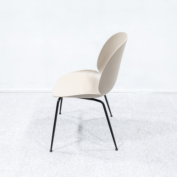 GUBI / Beetle Dining Chair Un-Upholstered