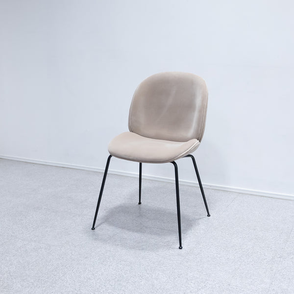 GUBI / Beetle Dining Chair Fully Upholstered