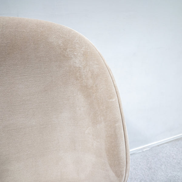 GUBI / Beetle Dining Chair Fully Upholstered