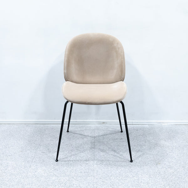 GUBI / Beetle Dining Chair Fully Upholstered