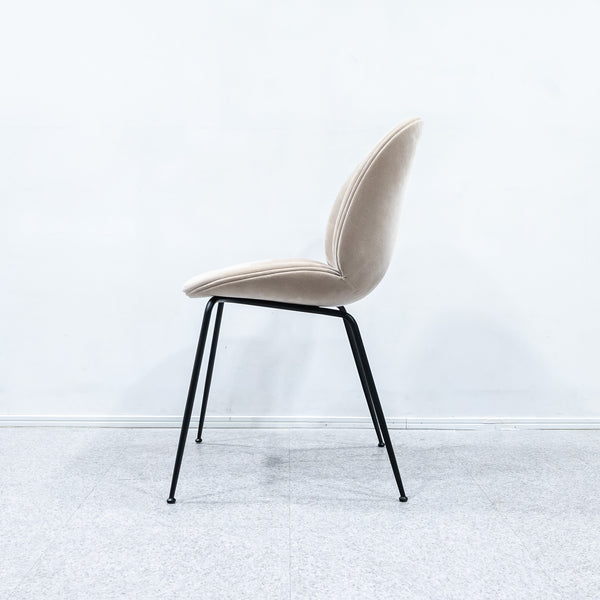 GUBI / Beetle Dining Chair Fully Upholstered