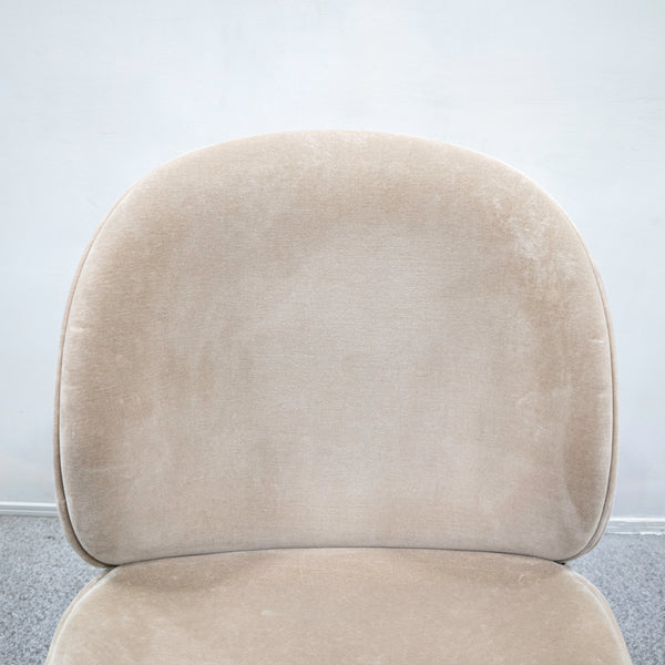 GUBI / Beetle Dining Chair Fully Upholstered