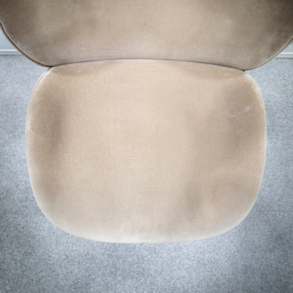 GUBI / Beetle Dining Chair Fully Upholstered