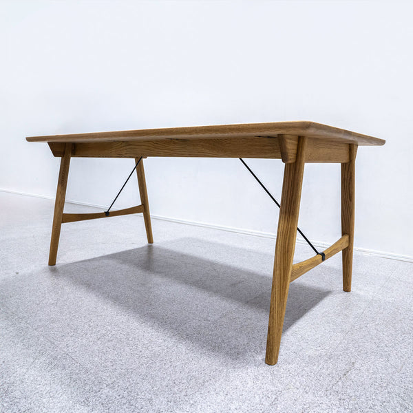 NOR / OCTA DINING TABLE