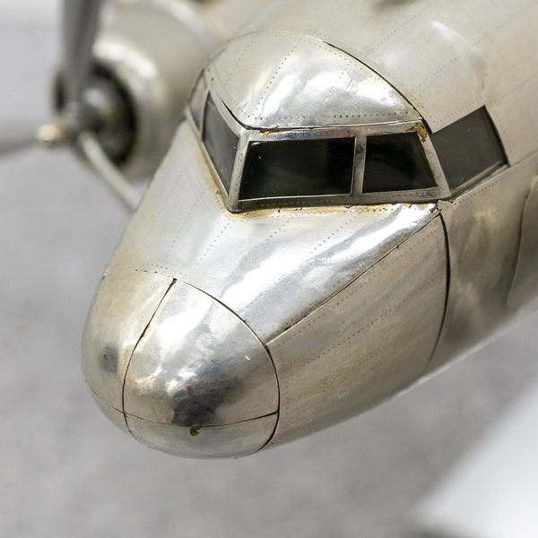 AUTHENTIC MODELS / Dakota DC-3