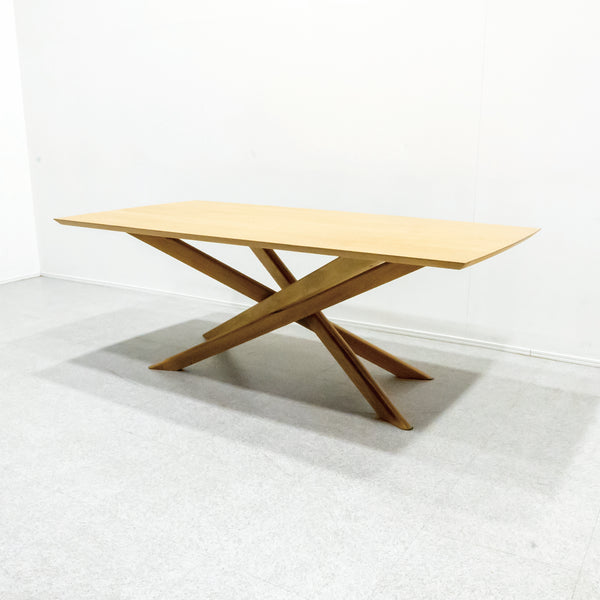 Ethnicraft / OAK MIKADO DINING TABLE