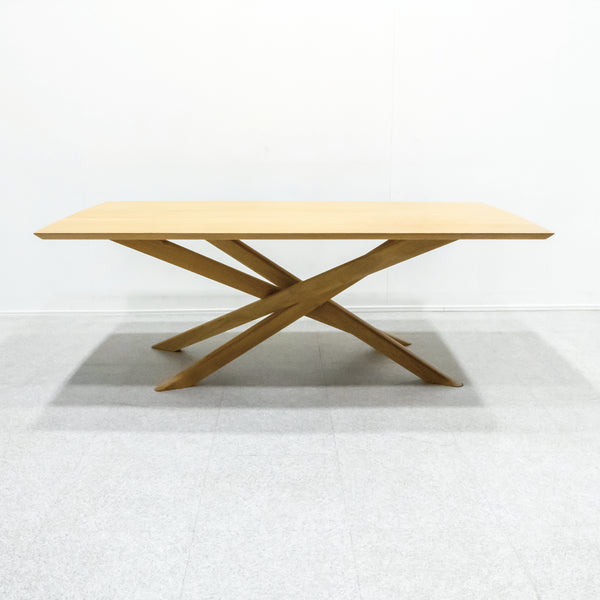 Ethnicraft / OAK MIKADO DINING TABLE