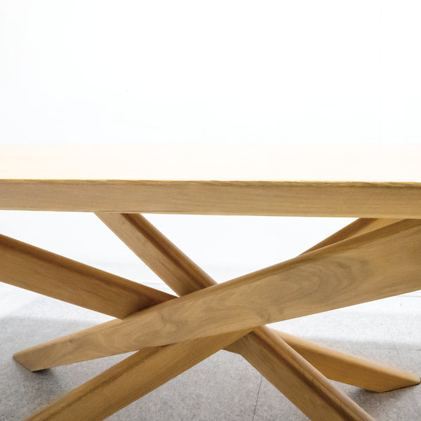 Ethnicraft / OAK MIKADO DINING TABLE