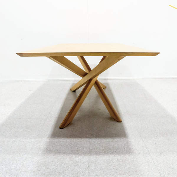 Ethnicraft / OAK MIKADO DINING TABLE