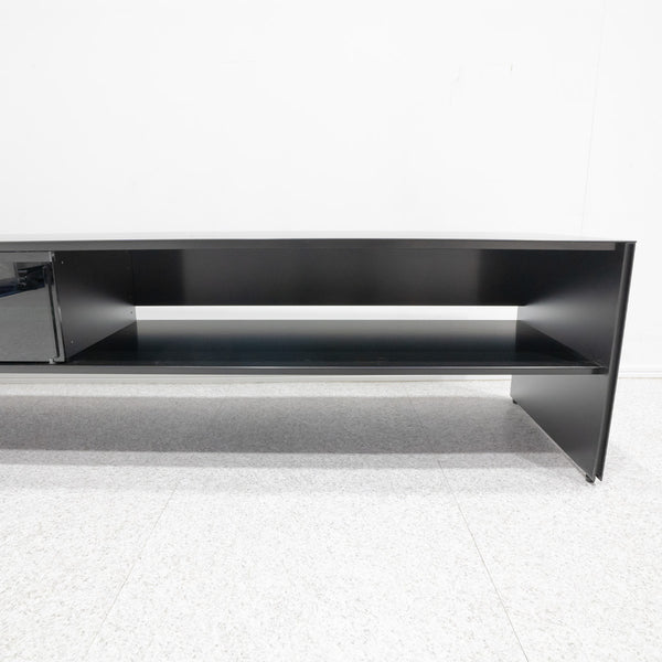 Cassina ixc. / AIR FRAME 3012 theater board